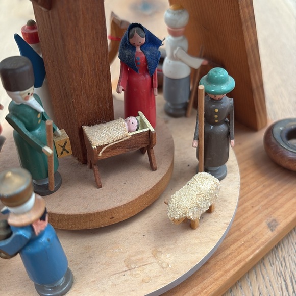 Vintage Pyramid Made in German Democratic Republic Wood Nativity Scene - Picture 5 of 13